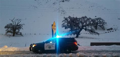 CHP escorting traffic through I-5, Grapevine due to snow